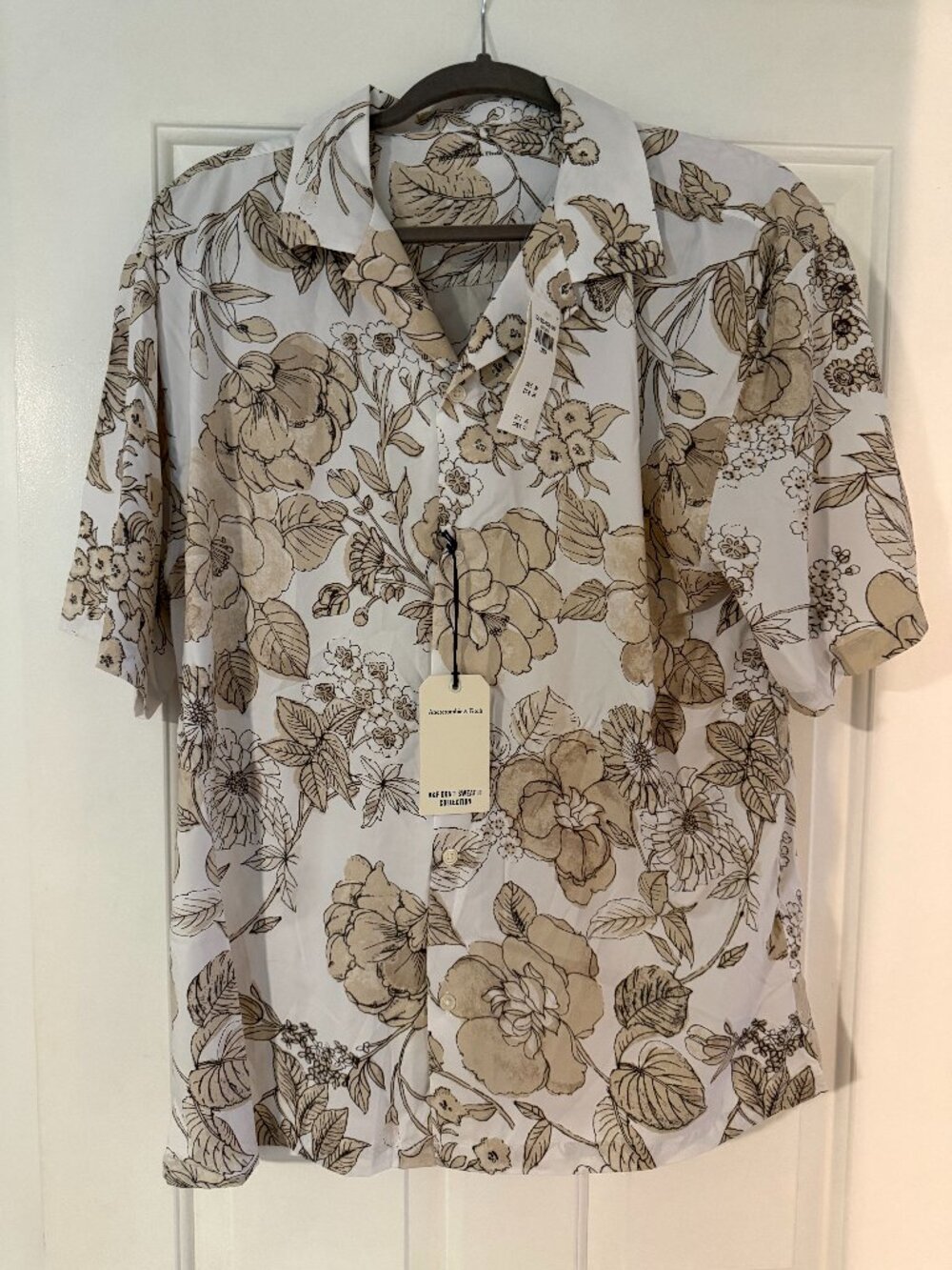 NWT Abercrombie & Fitch Don't Sweat It Floral Camp Shirt Size L